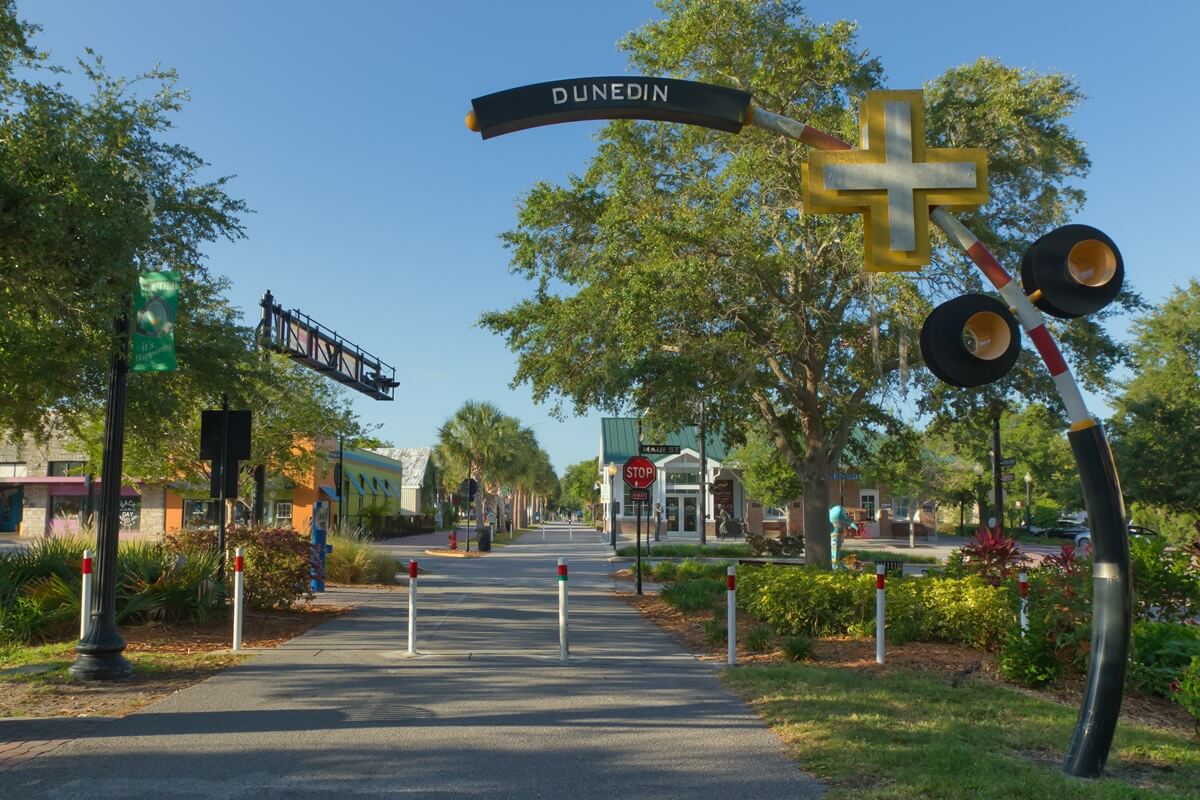 bike path in downtown Dunedin Florida