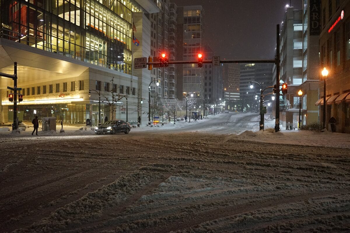 snow fall in Silver spring Maryland during the night