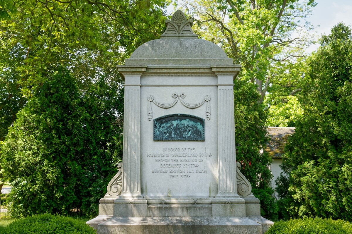 the greenwich tea burning monument marks where a group of local citizens confiscated tea hidden